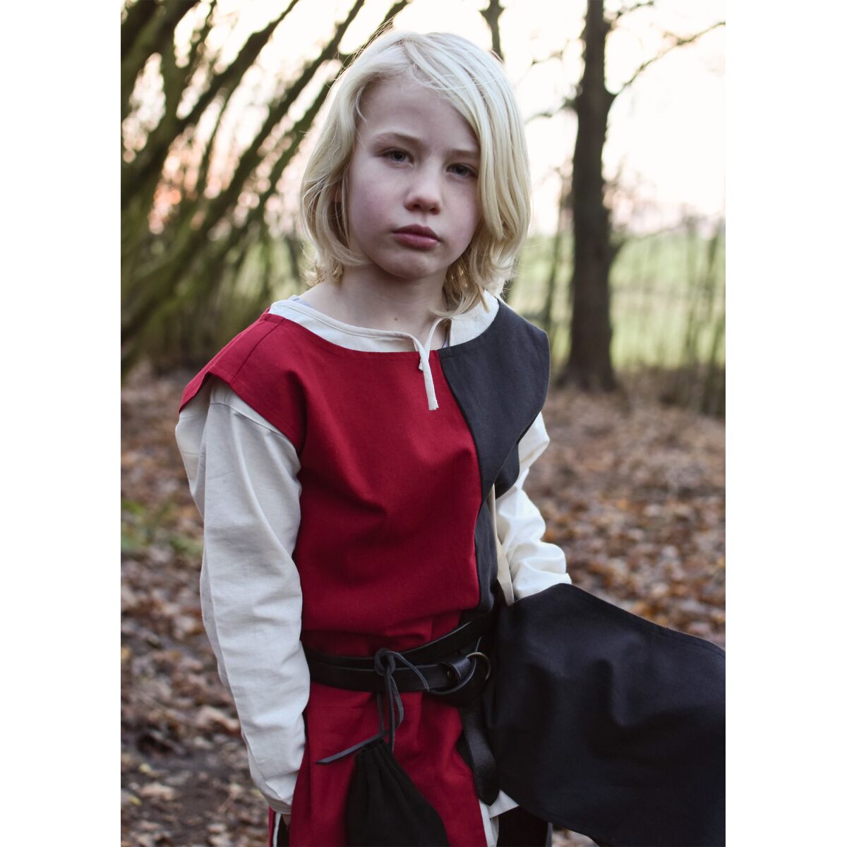Medieval children's tunic Lucas for children, Mi-Parti, red / black, 146
