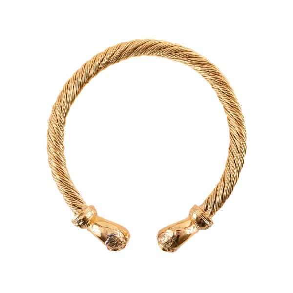 Large torques, neck ring
