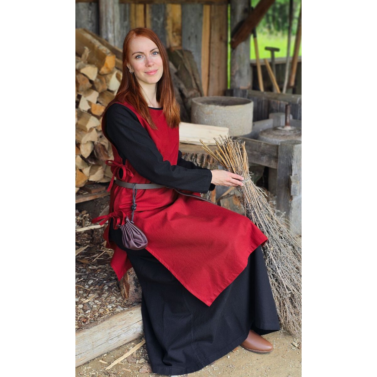 Classic Viking overdress red "Lykke" M