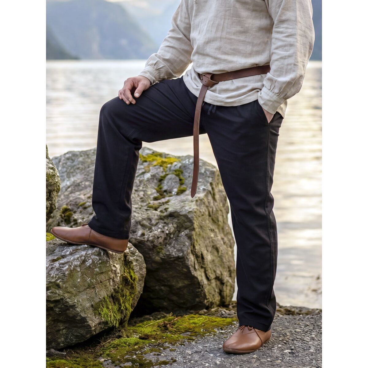 Classic simple medieval trousers black "Sibert" M