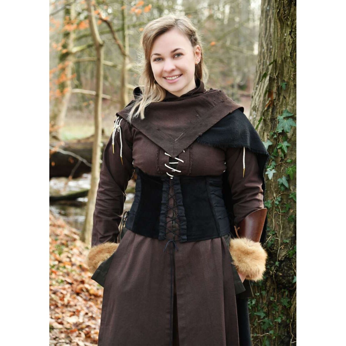 Medieval velvet corsage, black "Ani box